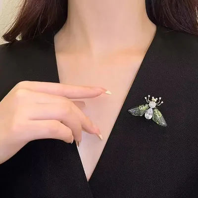 Transparent Bee Butterfly Decorative Anti-light Insect Brooch